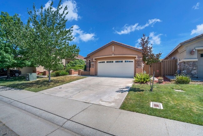 property at 2066 Horseshoe Glen Cir