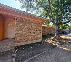 1503 E Wells Ave in Sherman, TX - Building Photo