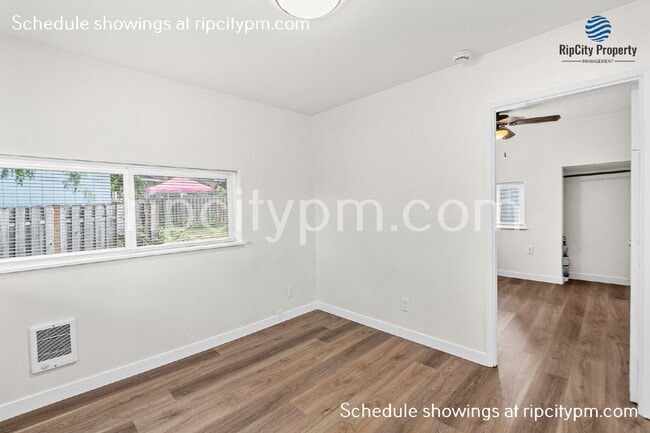 424 Division St in Oregon City, OR - Building Photo - Building Photo