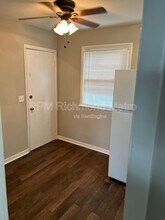 1138 Shuford Ave, Unit D in Colonial Heights, VA - Foto de edificio - Building Photo