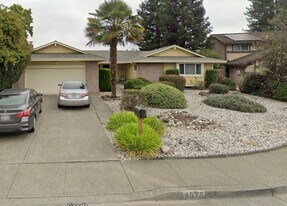 6076 Della Ct in Rohnert Park, CA - Building Photo