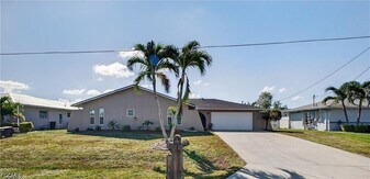 1038 SE 30th St in Cape Coral, FL - Building Photo