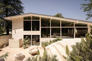 4722 Larkwood Ave, Unit 0B-830 in Los Angeles, CA - Building Photo