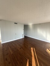 10 E Ontario St, Unit 4402 in Chicago, IL - Building Photo - Building Photo