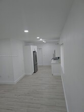 14410 NE 5th Pl in Miami, FL - Building Photo - Building Photo