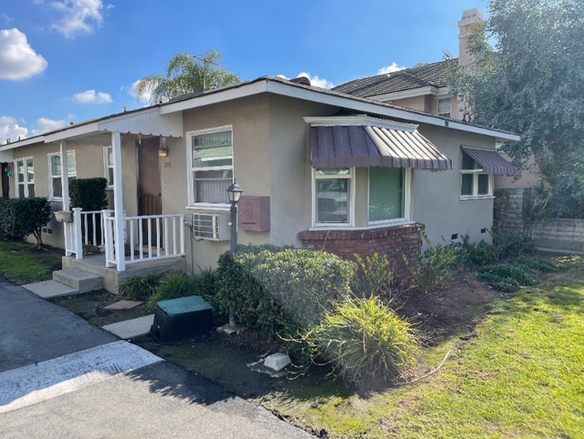 property at 206 S 2nd Ave