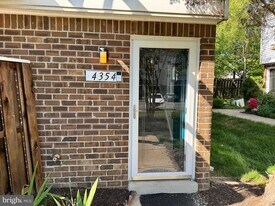 4354 Pembrook Village Dr in Alexandria, VA - Building Photo