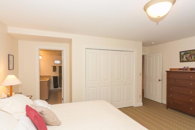 53 Winslow Rd, Unit 11E