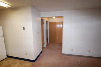 1304 19 1/2 St S in Moorhead, MN - Foto de edificio - Building Photo