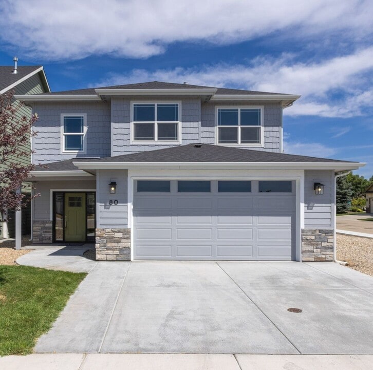 80 S Quincannon Avenue in Star, ID - Building Photo
