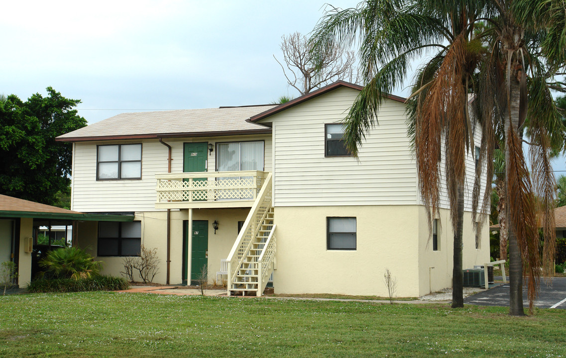 Mainstay Apartments in Stuart, FL - Foto de edificio