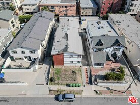 332 S Wilton Pl in Los Angeles, CA - Building Photo