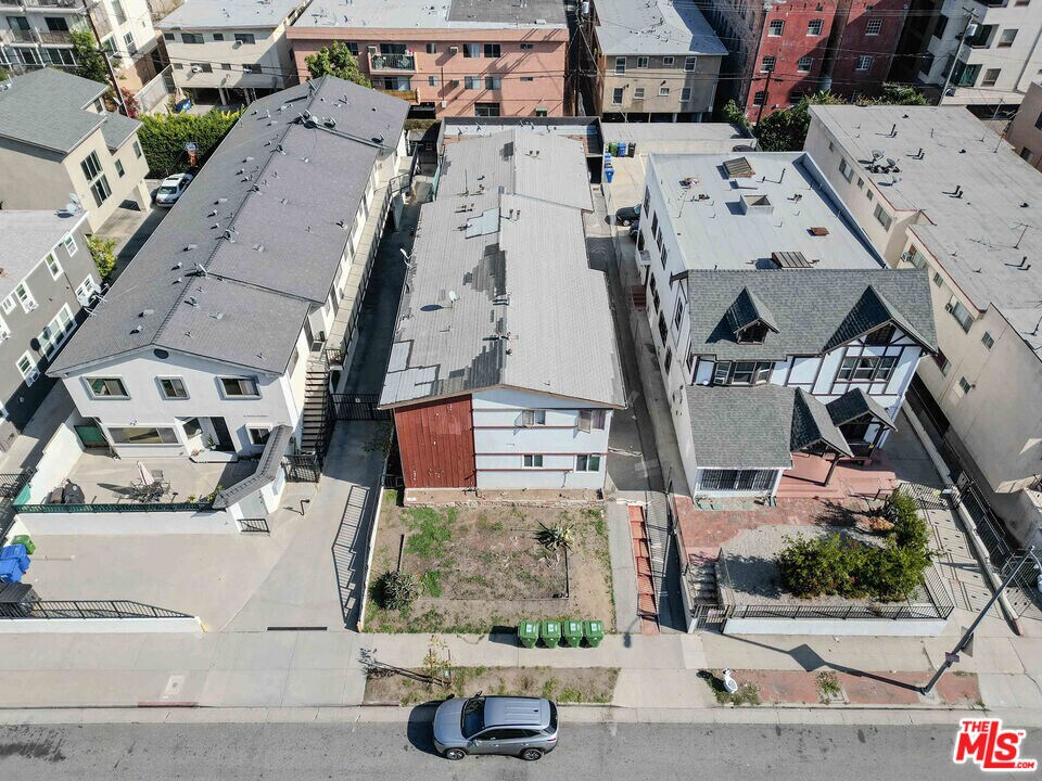 332 S Wilton Pl in Los Angeles, CA - Building Photo