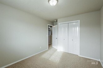 5708 S Kimmer Cove Way in Boise, ID - Building Photo - Building Photo