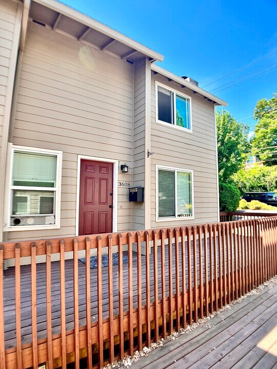 3608 S Kelly Ave in Portland, OR - Building Photo