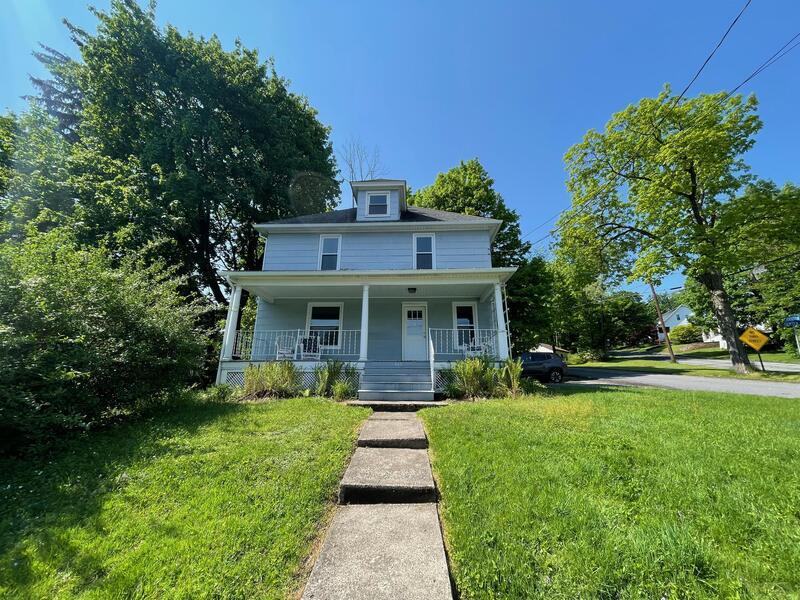 402 Electric St in Clarks Summit, PA - Foto de edificio