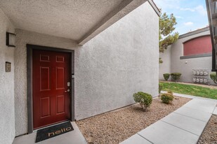950 Seven Hills Dr, Unit Love Henderson Place in Henderson, NV - Building Photo