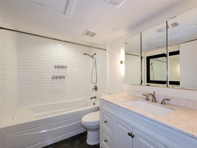 property at 2243 W Alabama St