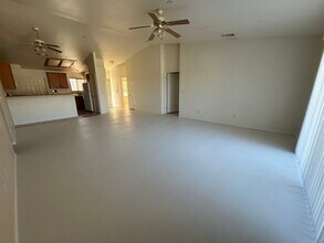 6736 Mt Lassen Ave in Joshua Tree, CA - Building Photo - Building Photo