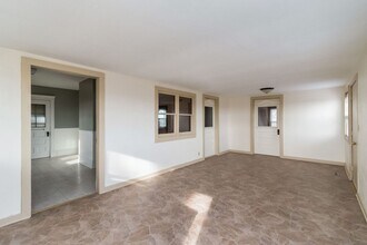 1667 W Ave in Ames, IA - Building Photo - Building Photo