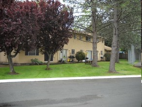 The Reef Apartments in Beaverton, OR - Building Photo - Building Photo