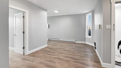 97 Reservoir Ave in Jersey City, NJ - Foto de edificio - Building Photo