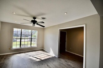 5702 Ettrick Dr in Houston, TX - Building Photo - Building Photo