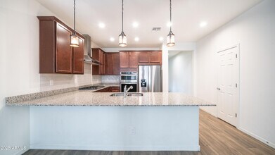 10872 W Marshall Ave in Phoenix, AZ - Building Photo - Building Photo