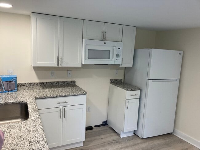 property at 112 E Hazel Ave