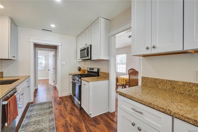 3317 Paraiso Way in Glendale, CA - Building Photo - Building Photo