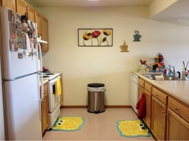 185 Elk Village Dr in Elkview, WV - Building Photo