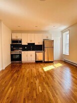 6757 Germantown Ave in Philadelphia, PA - Building Photo