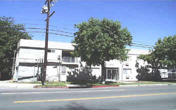 6711 Haskell Ave in Van Nuys, CA - Building Photo - Building Photo