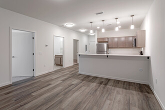 Straight River Apartments, LLC in Faribault, MN - Foto de edificio - Interior Photo