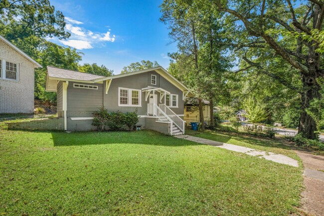 1612 Olympian Cir SW in Atlanta, GA - Building Photo - Building Photo