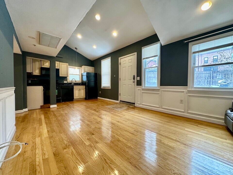 89 Spring St, Unit 3 in Cambridge, MA - Building Photo