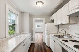 4 Farrwood Ave in Asheville, NC - Building Photo - Building Photo