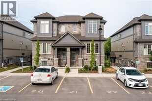 115 S Creek Dr in Kitchener, ON - Building Photo