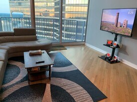 400 W Peachtree St NW, Unit 2514 in Atlanta, GA - Building Photo