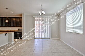 15573 W Laurel Ln in Surprise, AZ - Building Photo - Building Photo