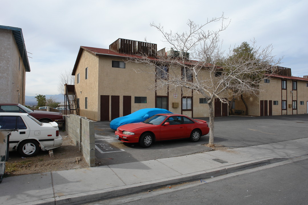 2293-2353 Exeter Dr in Las Vegas, NV - Building Photo