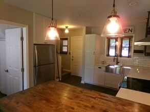 1074 Hickory Glen Rd in Winston-Salem, NC - Building Photo - Building Photo