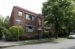 3005 SE Morrison St Apartments