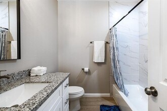 4661 Clover St in Houston, TX - Foto de edificio - Building Photo
