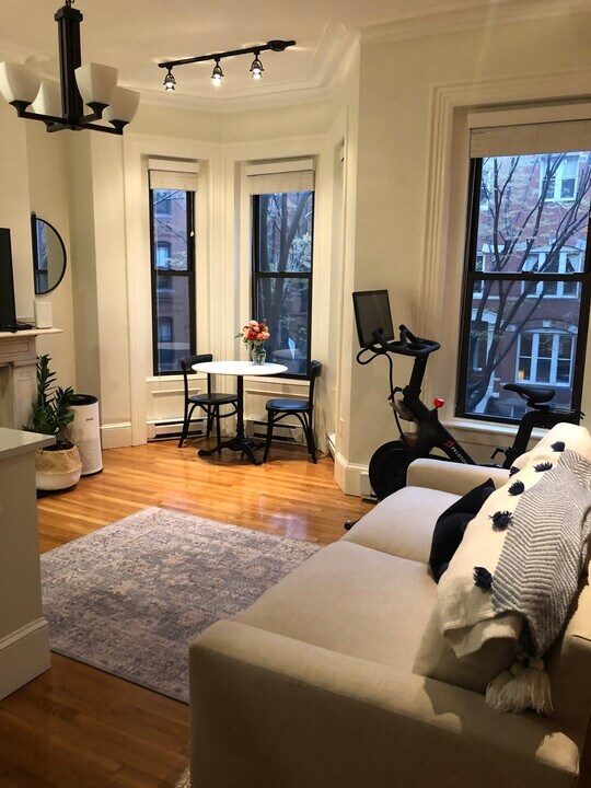 16 Wellington St in Boston, MA - Building Photo