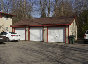 Fenway Pines Apartments in Columbus, OH - Building Photo - Building Photo