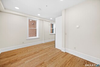 1355 Main St in Hartford, CT - Building Photo - Building Photo