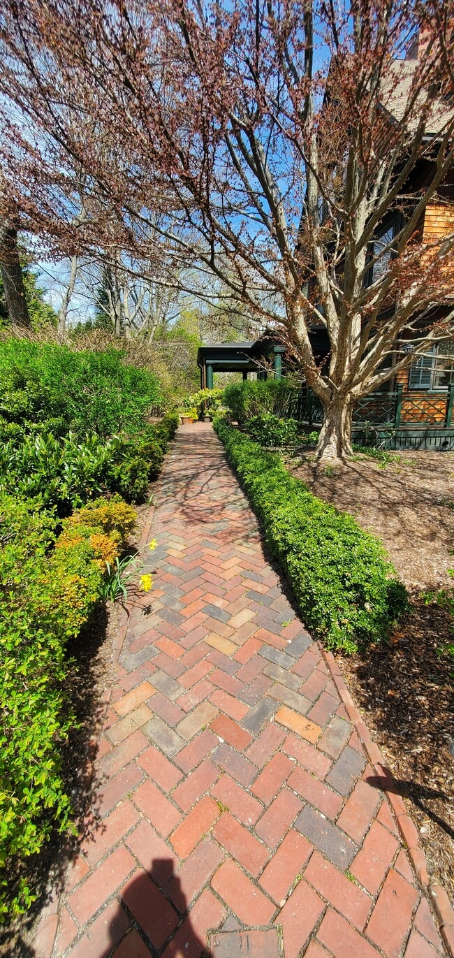 11 Highland St, Unit #3