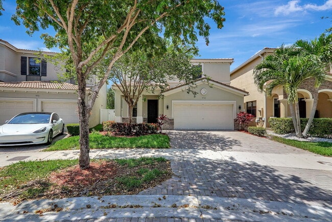 972 NE 193rd Terrace in Miami, FL - Building Photo - Building Photo
