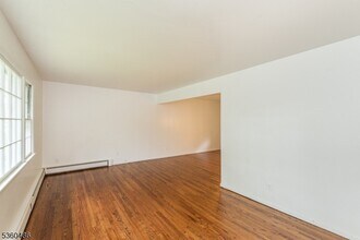 11 Eastern Pkwy in West Caldwell, NJ - Building Photo - Building Photo